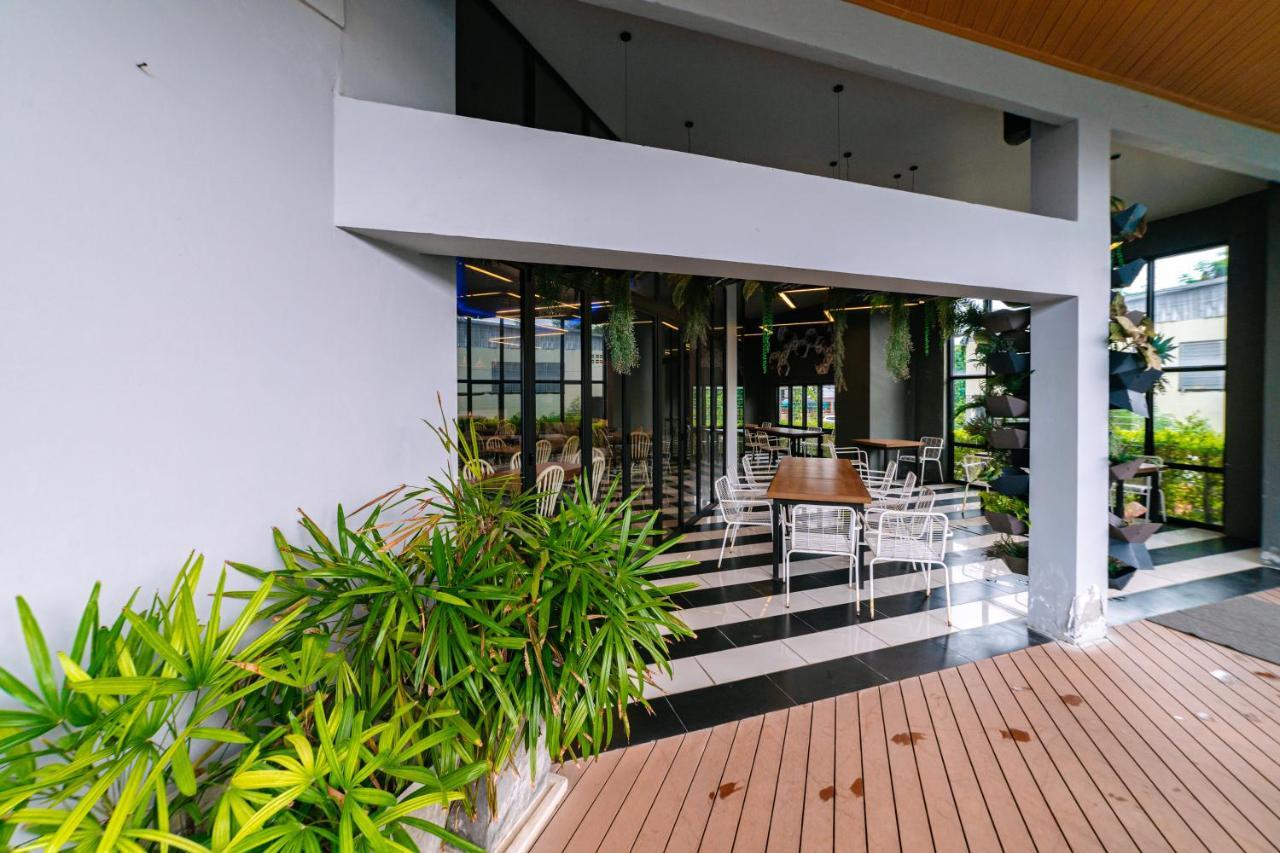 Ratana Hotel Sakdidet, Phuket Town Exteriör bild