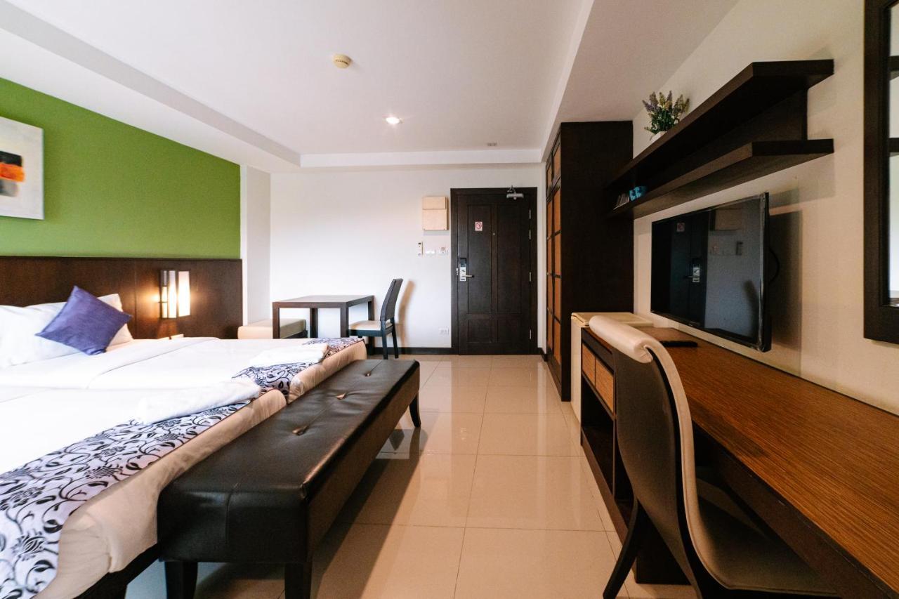 Ratana Hotel Sakdidet, Phuket Town Exteriör bild